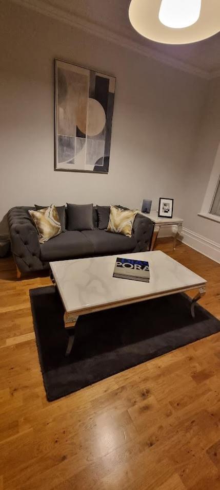 Apartment Star Warwick Mansions 3-bed Oasis London