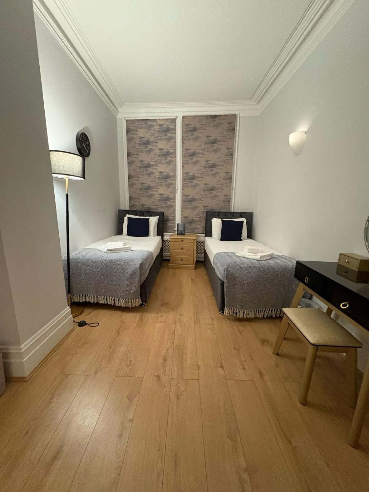 Star Warwick Mansions 3-bed Oasis * London